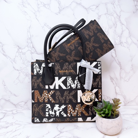 Michael Kors Handbags - Michael Kors Purse and Wallet